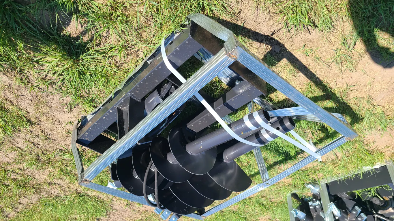 Unused JCT Hydraulic Drive Auger w/ 6", 12" & 18" Bit