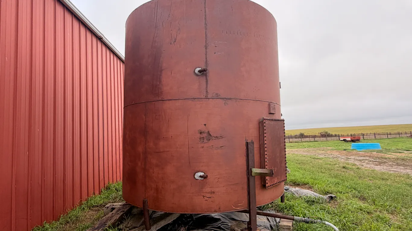 Upright Fuel Tank - 5,800 Gallons