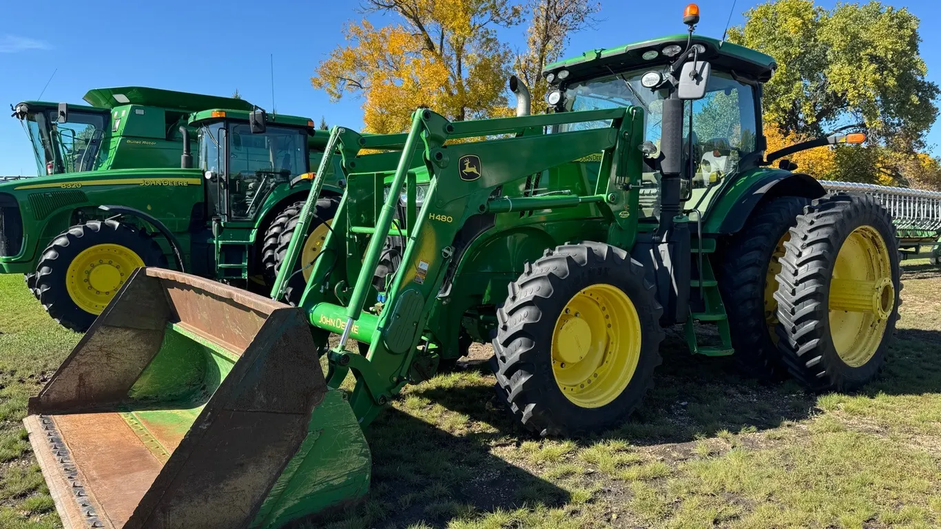 John Deere 7230R MFWD w/ JD H480 front loader