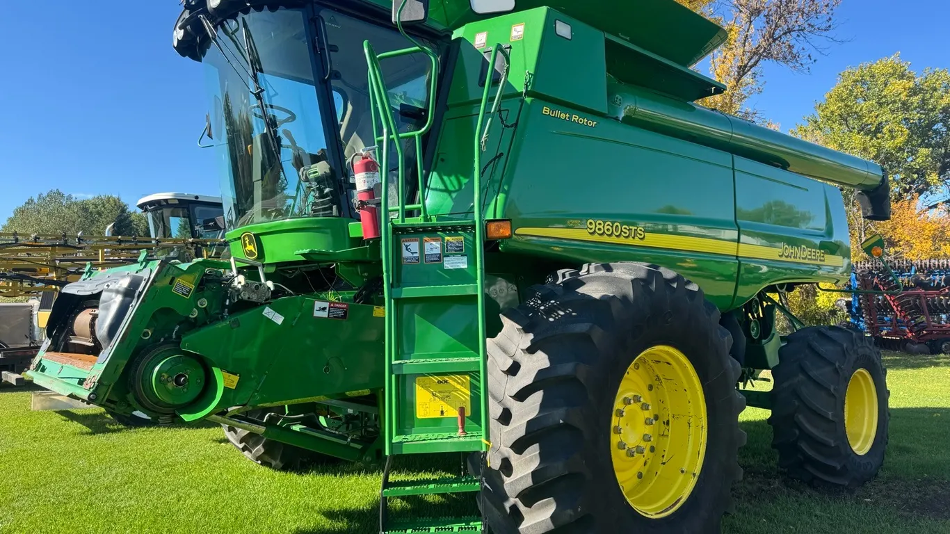 John Deere 9860 STS combine