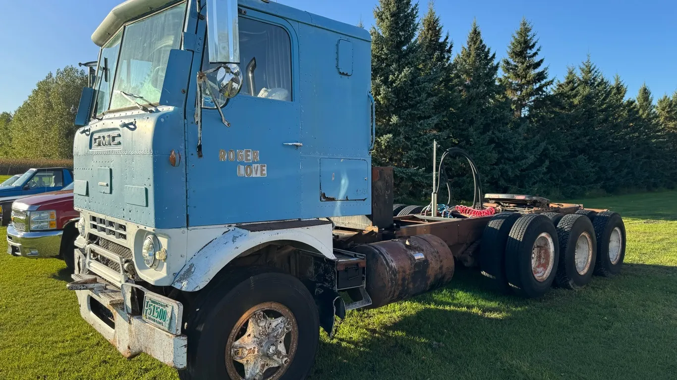 GMC 4300 Triaxle cab over