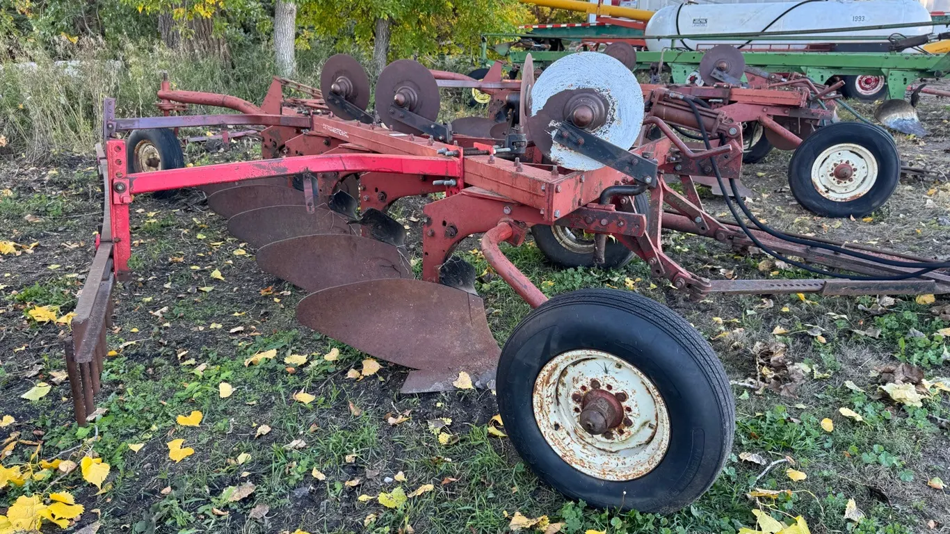 International 5btm toggle trip plow