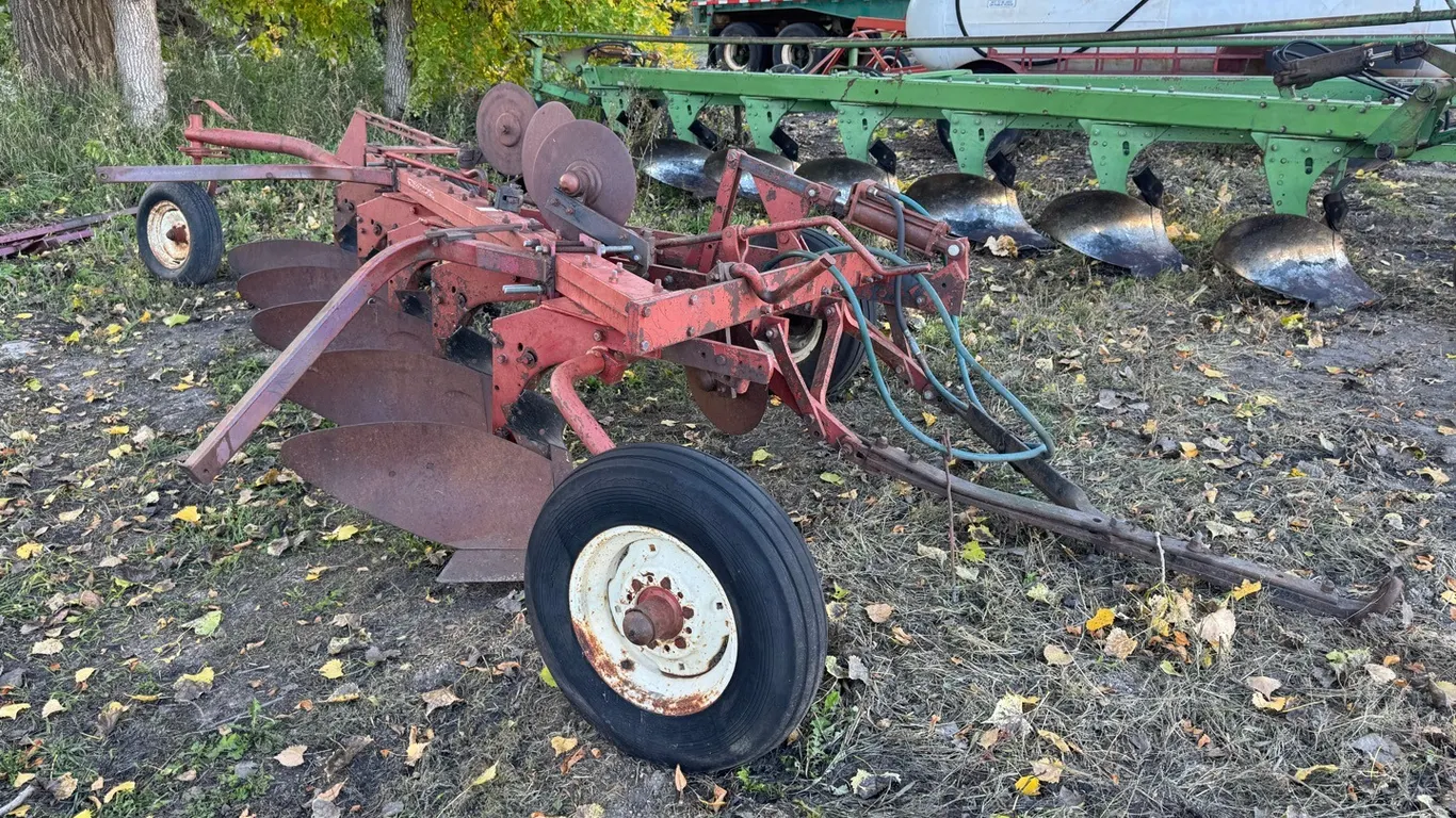 International 5btm toggle trip plow