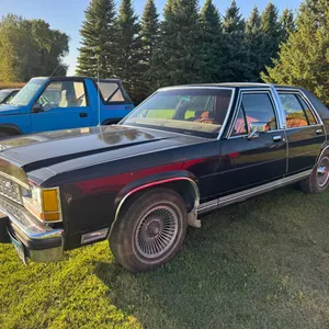 1986 Ford LTD Crown Victoria Sedan
