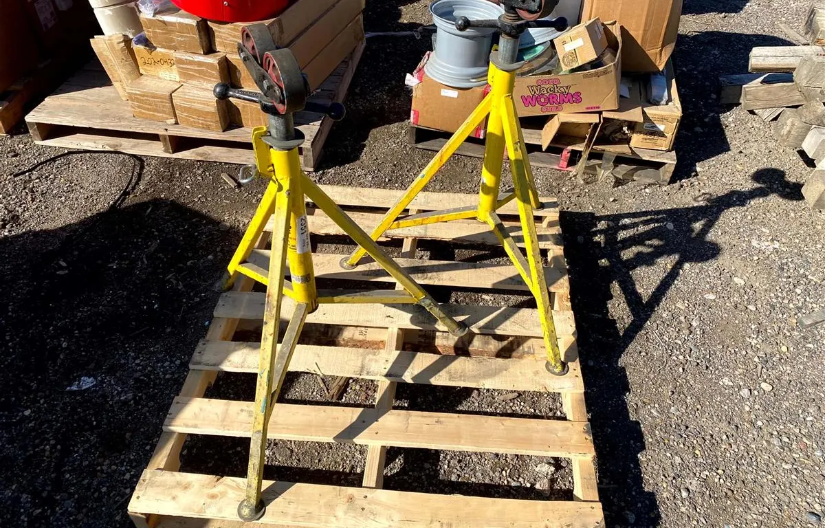 Pair of FabSafe 3,500 lb Roller Head Jack Stands
UNRESERVED