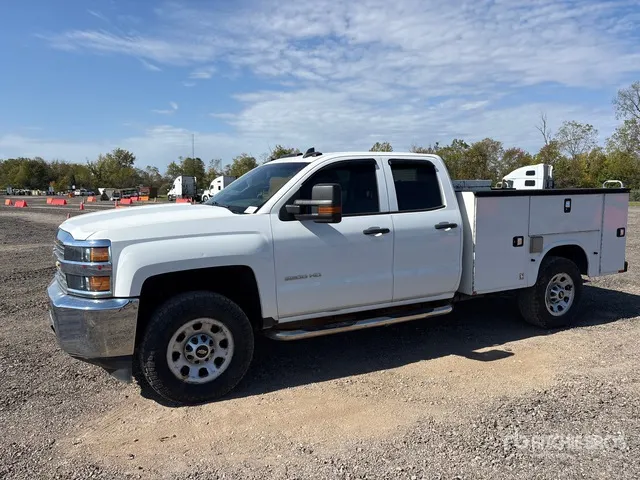 2017 Chevrolet Silverado 2500HD 4x4 Extended Cab Utility Truck