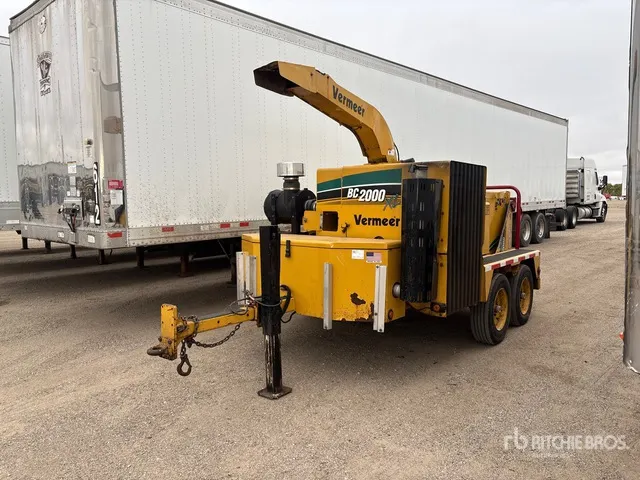 2006 Vermeer BC2000XL Tow-Behind Wood Chipper