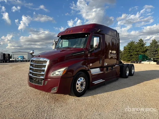 2022 Freightliner Cascadia 126 6x4 T/A Sleeper Truck Tractor