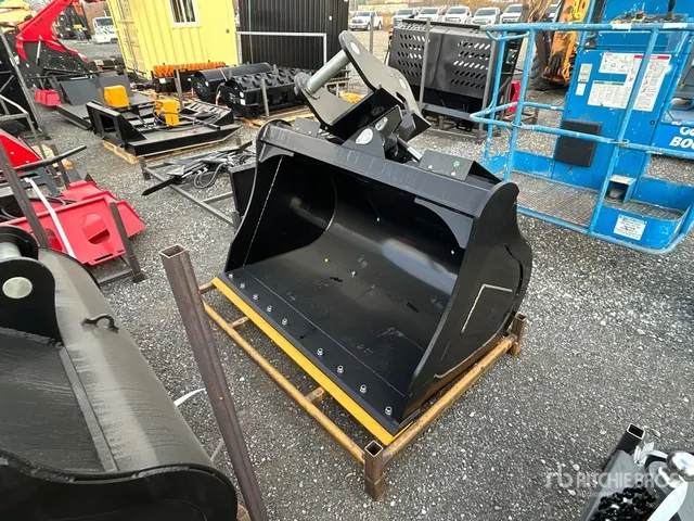 2026 GIYI GY-TB60 60 in Hydraulic Tilting Excavator Bucket (Unused)