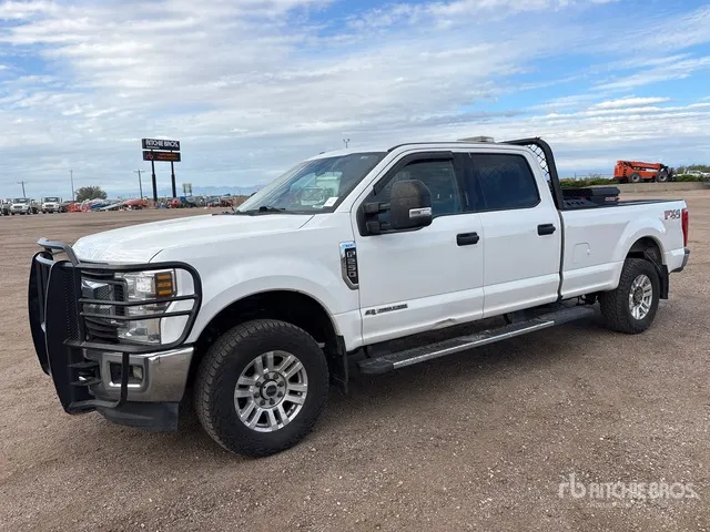 2018 Ford F-250 XLT 4x4 Crew Cab Pickup