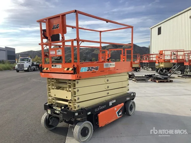 2021 JLG ES3246 Electric Scissor Lift