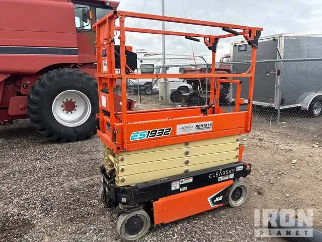 2021 JLG ES1932 Electric Scissor Lift