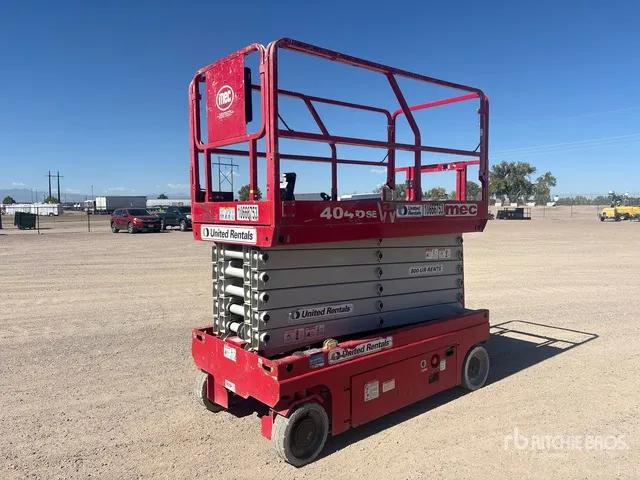2017 MEC 4046SE Electric Scissor Lift