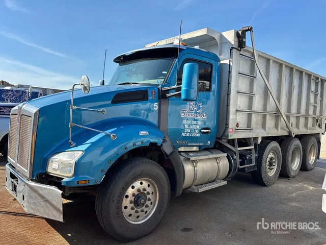 2016 Kenworth T880 8x4 Tri/A Dump Truck (Inoperable)