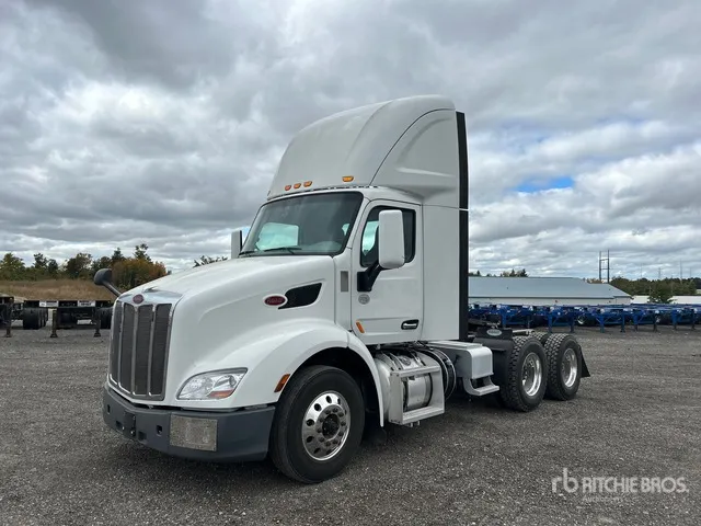 2022 Peterbilt 579 6x2 T/A Day Cab Truck Tractor