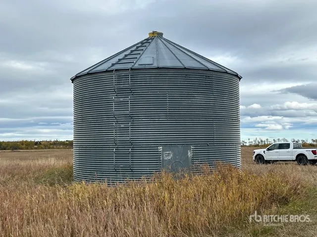 Westeel- Rostco +/- 3300 bu 5 Ring Grain Bin