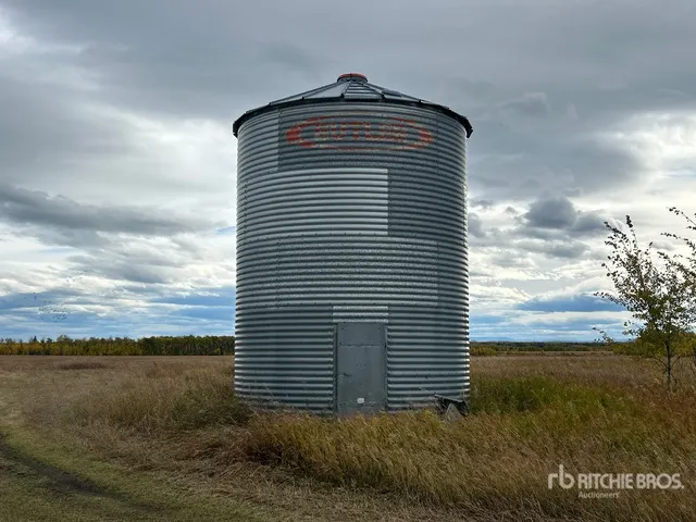 Butler +/- 2500 bu 5 Ring Grain Bin