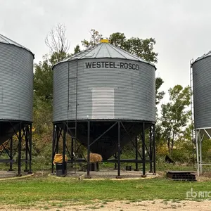 Westeel-Rosco 194 +/- 3200 bu 4 Ring Hopper Grain Bin