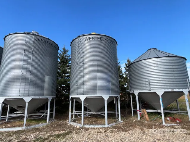 Westeel-Rosco 146 +/- 2300 bu 6 Ring Hopper Grain Bin
