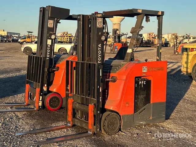 Toyota 8BNCU18 3500 lb Electric Forklift