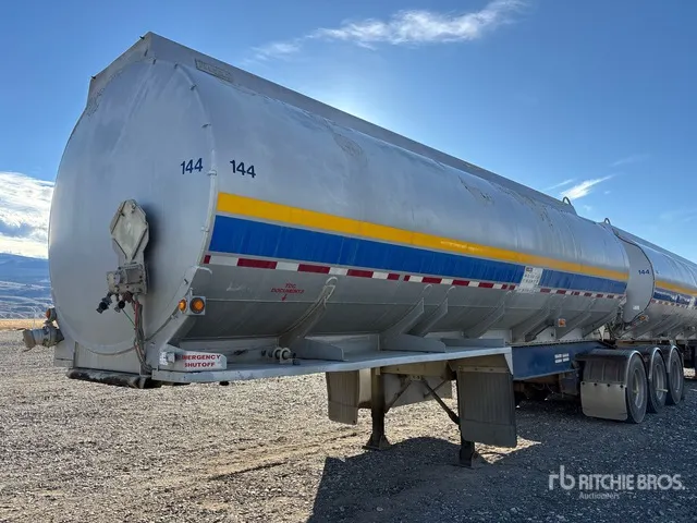 1990 Allweld Super B-Train Tri/A Fuel Trailer