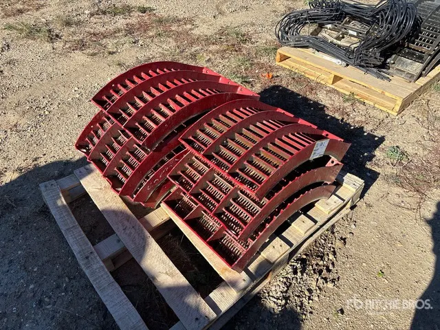 Quantity of (6) Case IH Small Wire Combine Concave