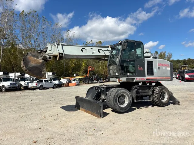 2010 Gradall XL4300III 4x4 Highway Wheeled Excavator