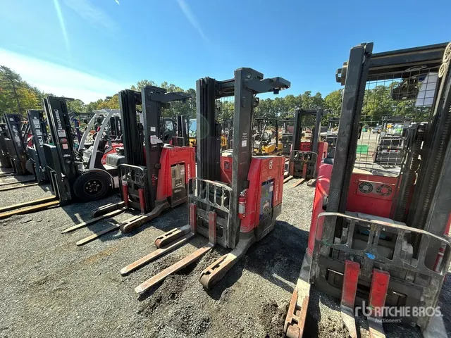 2019 Raymond 7300 4500 lb Reach Truck