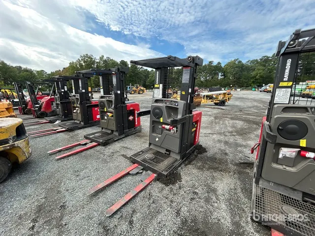 2019 Raymond 5300 3000 lb Order Picker