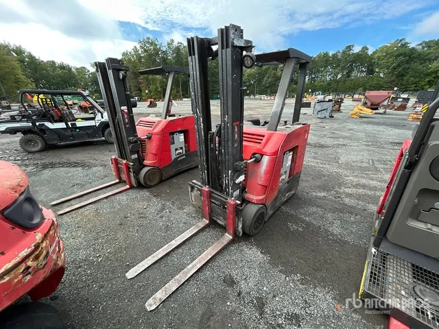 2019 Raymond 4250 4000 lb Reach Truck
