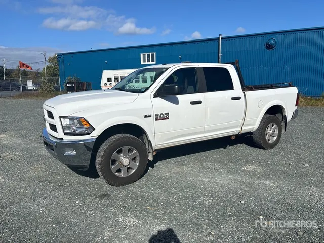 2015 Ram 2500HD 4x4 Crew Cab Pickup