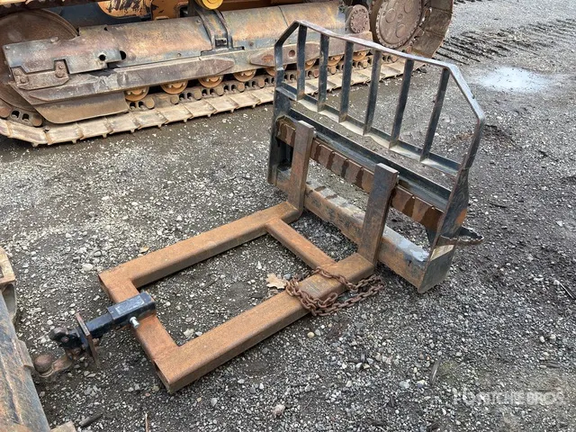 John Deere 42 in Skid Steer Forks