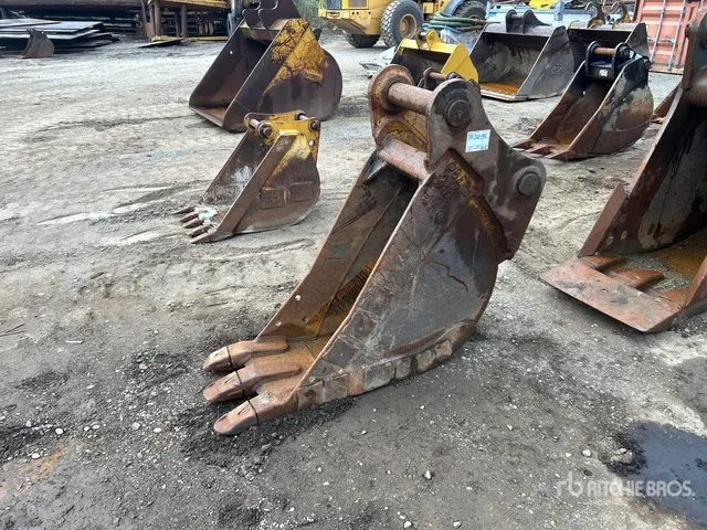 20 in Digging Excavator Bucket