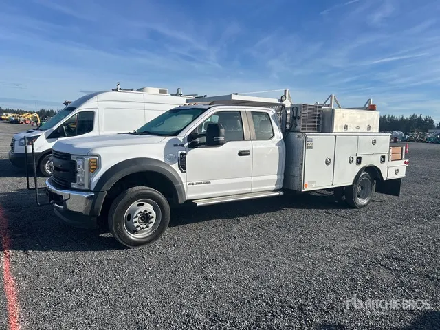 2018 Ford F-450 XL 4x4 Extended Cab Utility Truck