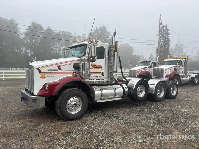 2018 Kenworth T800 8x4 Heavy Haul Tri/A Day Cab Truck Tractor