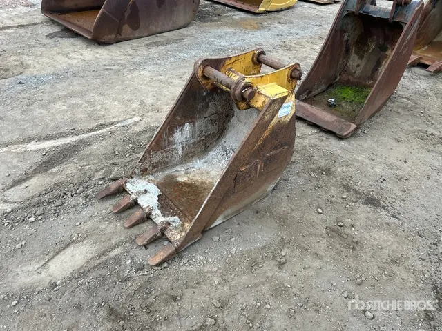 Cat 24 in Digging Excavator Bucket - Fits Cat 416C