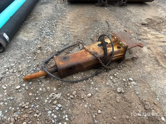 BTI Q/C BX8 Hydraulic Breaker