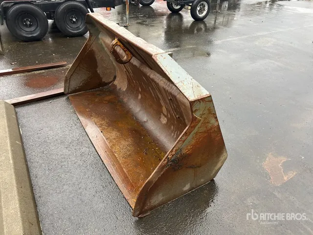 72 in Q/C Backhoe Loader Bucket