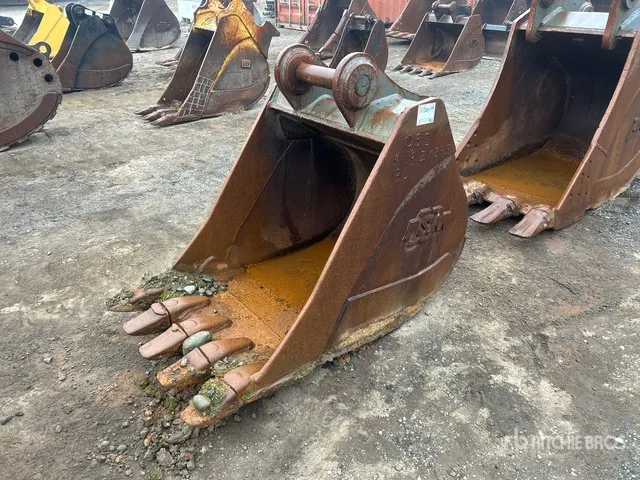 PSM 36 in 0.932 cyd Digging Excavator Bucket - Fits 180G