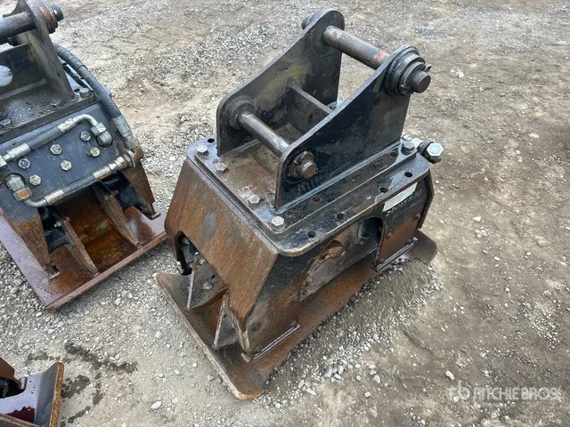 Cat 23 in Plate Compactor Attachment - Fits Cat 420D