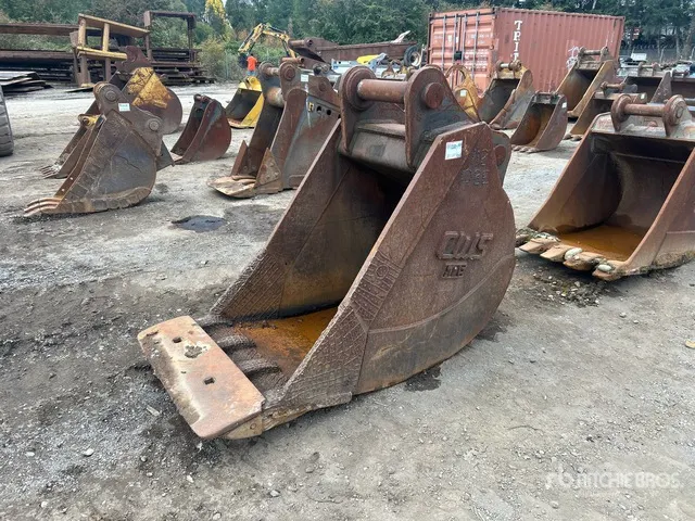 CWS 34 in Digging Excavator Bucket