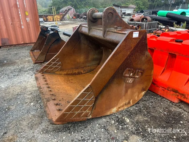 CWS 70 in Cleanup Excavator Bucket