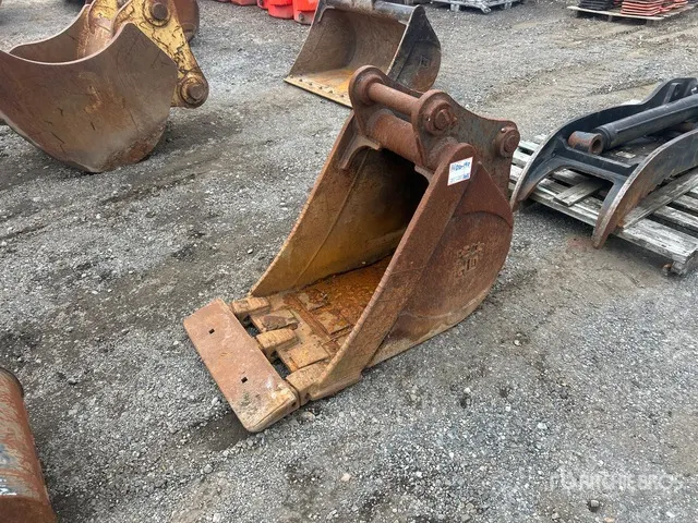 Peck 24 in Digging Excavator Bucket