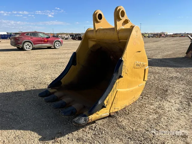 Accurate 54 in Digging Excavator Bucket - Fits Cat 345D