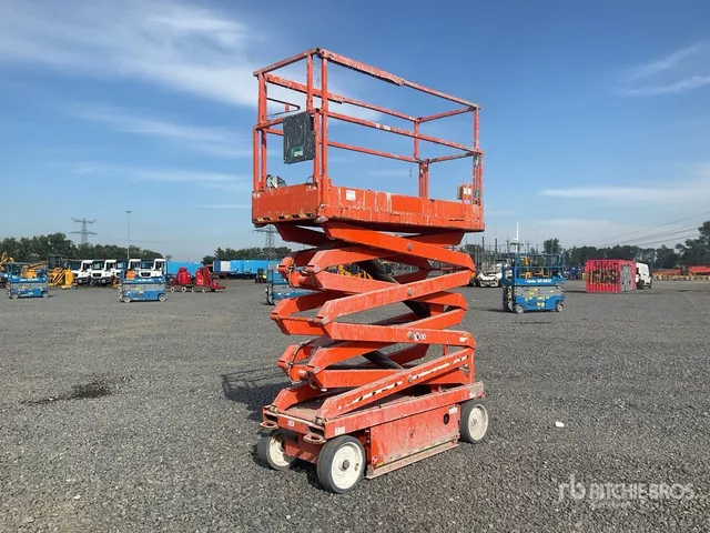 Skyjack SJIII-3226 Electric Scissor Lift