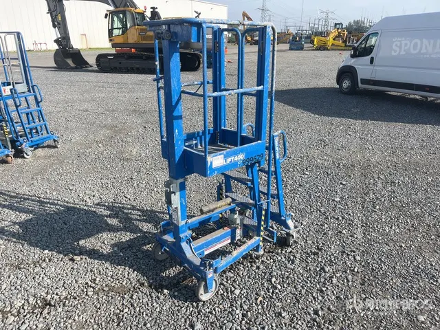 2017 IXOLIFT 400S Manual Push-Around Work Platform