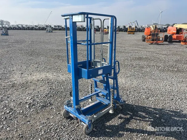 2017 IXOLIFT 400WS Manual Push-Around Work Platform
