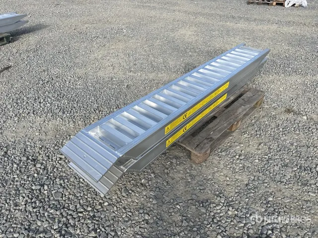 2025 6 Ton Aluminum Loading Ramps (Unused)