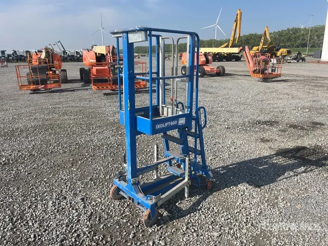 2017 IXOLIFT 400WS Manual Push-Around Work Platform