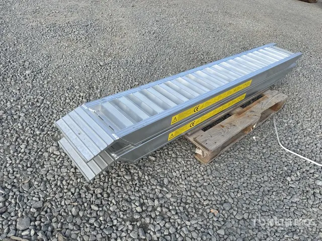 2025 6 Ton Aluminum Loading Ramps (Unused)